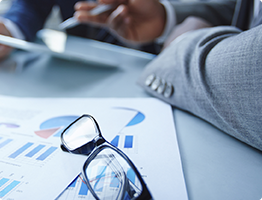 澳洲留学-金融专业 我们的顾问在前期咨询时会了解到您的需求并根据您的留学目的、发展方向、个人喜好、家庭背景等信息,帮您提供专业化的适合每个人的定制服务